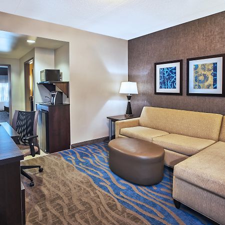 Holiday Inn Express & Suites Dayton South - I-675 By Ihg Shanersville Экстерьер фото