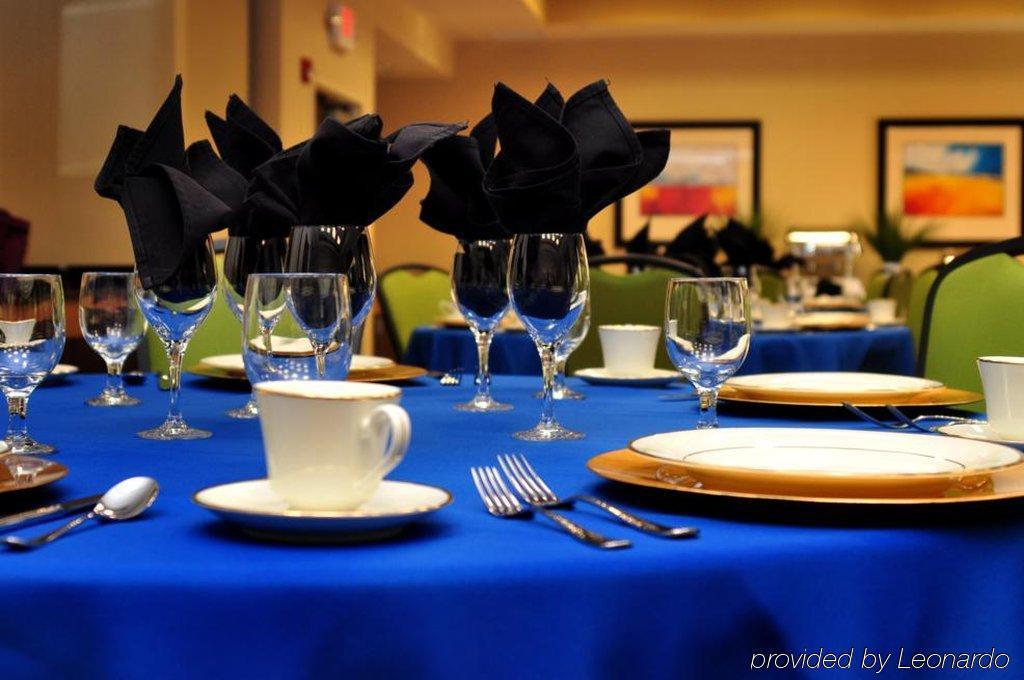 Holiday Inn Express & Suites Dayton South - I-675 By Ihg Shanersville Ресторан фото